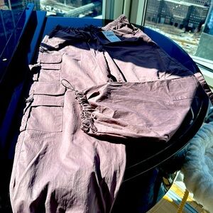 Elastic waist wine-colored cargo style pants